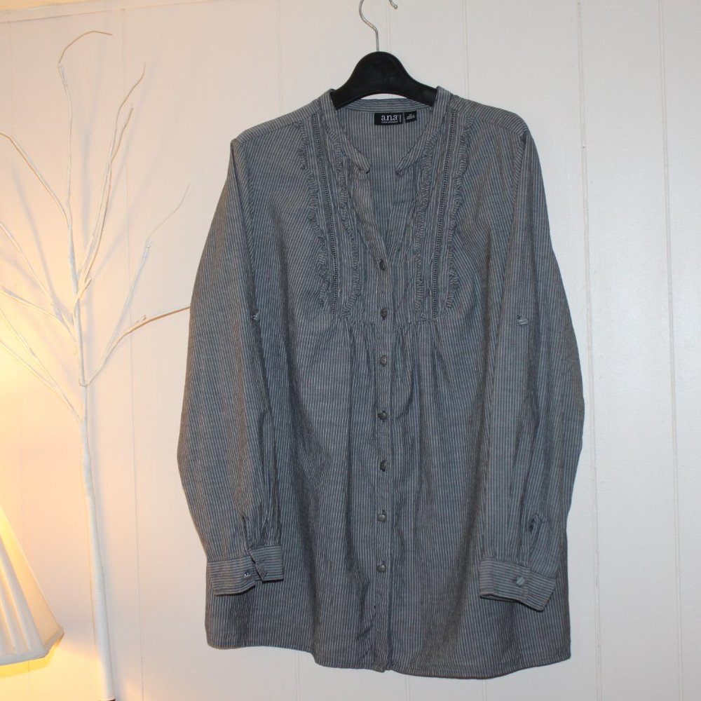 a.n.a. 1X long sleeve smock gray and white strip.